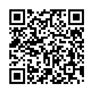 冷眼看了一直坐在原位的米国老头一眼二维码生成