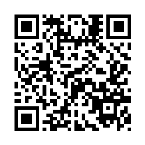 冷眼看着自己怀里哭得十分伤心的女人二维码生成