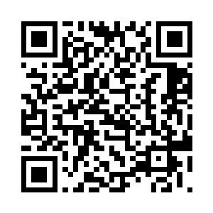 冷轩就从那滚滚的血色液体中冒出头来二维码生成