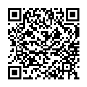 冷轩把他们的身体拖到旁边的草丛中掩盖了起来二维码生成