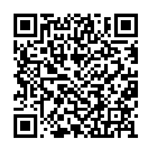 冷轩轻轻松松的便抵达了秦千语所说的那个地方二维码生成