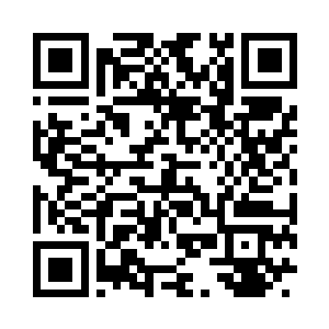 凌予扬手摸了摸她苍白中却显俏皮的脸颊二维码生成