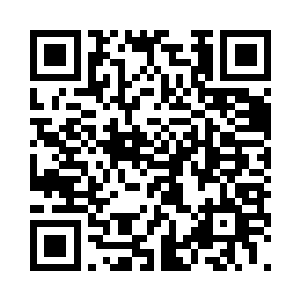 凌云把十张红灿灿的百元大钞放到了柜台上二维码生成