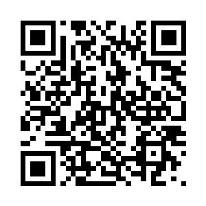 凌菲的脸简直比病人的还要把白几分二维码生成