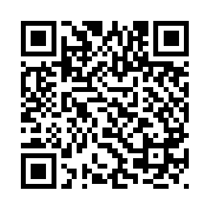 凌菲让众人将雪狼受伤的脚竖起来二维码生成