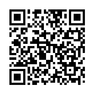 凌雪鹫依依不舍的看着冷轩和李梦婕二维码生成