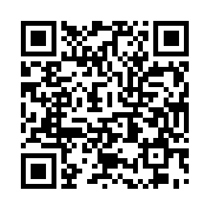 凌雪鹫跟李梦婕仍然坐在客厅里看电视二维码生成