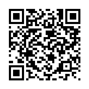 凌风提着两只已经处理好的雪鸡走了进来二维码生成