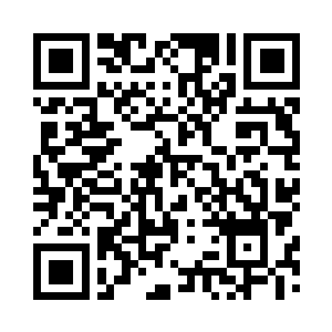 几个人坐在一辆刚刚叫停的出租车内二维码生成