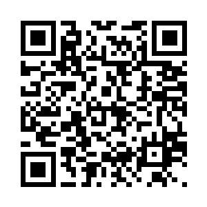 几个人纷纷拿着一把短刀劈向了宇天二维码生成