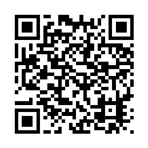 几个青山部的族人将三人围在中心二维码生成