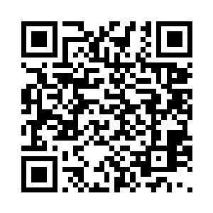 几乎反射性地抬头看向前方出现之人二维码生成