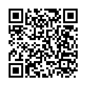 几乎都是用破塑料布和木头搭起来的棚子二维码生成