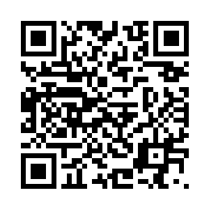 几家人的小孩子就在那里踹着皮球二维码生成