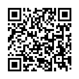 几片绿色的叶子上生长着朵白色的花儿二维码生成