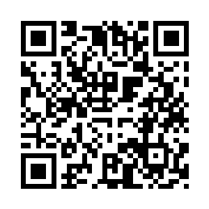 凤君曜垂眸看着认真为他拿捏的唐玥二维码生成