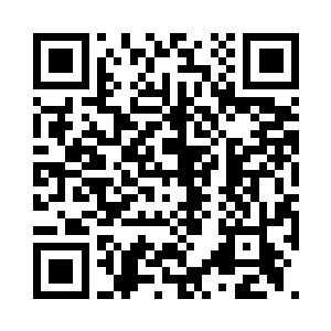 凯迪拉克的司机十分不耐烦地按着车喇叭二维码生成