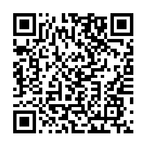 出了考场把记下来的填选题还有大题的得数和孟静妍一对二维码生成