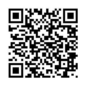 出现在空间能量漩涡笼罩内的中心二维码生成