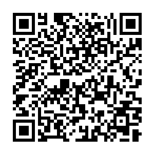 出锋利的牙齿朝着自己脖子咬过来一口口把自己吃下肚子里的情景二维码生成