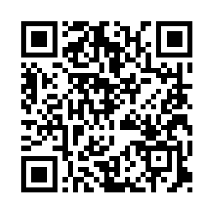 刀锋上原本粘染的几缕血肉却涂在了手上二维码生成