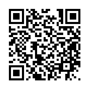 分五色的七朵云气瞬时聚合一片云伞二维码生成