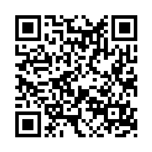 刘怡香和赵岩坐在旁边已经开始在讨论剧本了二维码生成