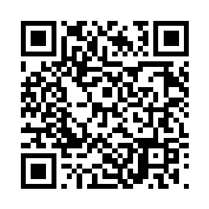 刘管事递给两人一人一个面罩和黑袍二维码生成