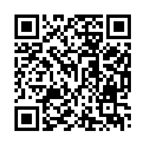 刘芸的主治医生拎着几个饭盒进来了二维码生成