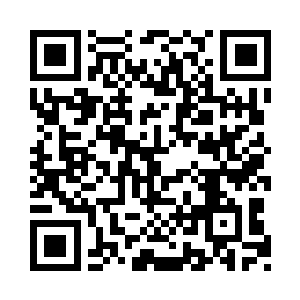 刘鹏跑过一个土包的时候竟然直接被绊倒了二维码生成