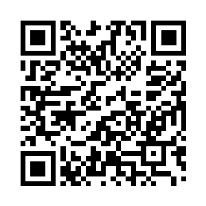 则是从一开始就不停地在打量这个客厅二维码生成