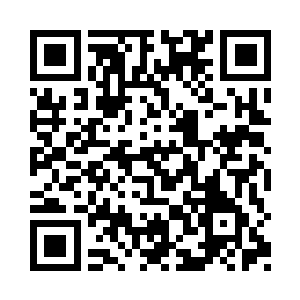 则是那白天奉劝林辰不要买地图的白衣青年二维码生成