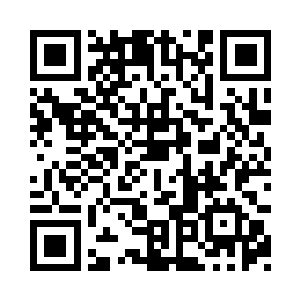 刚刚才往嘴里倒进去一口水的沈笑笑二维码生成