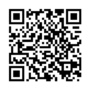 刚刚还在我妈面前装那么文静的样子……二维码生成