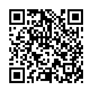 刚刚还跪在地上的鲍伯直接被卸掉了脑袋二维码生成