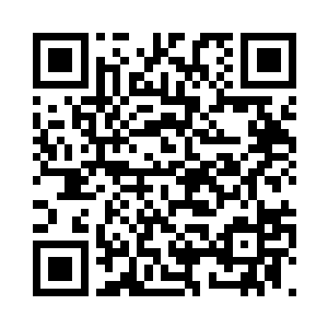 刚刚那个统领的尸体落在了地面之上二维码生成