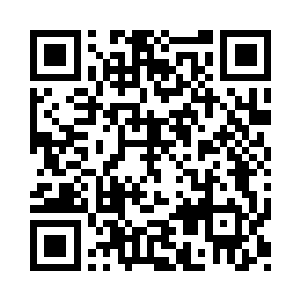 刚好和转眼望过来的小辣椒的视线对上了二维码生成