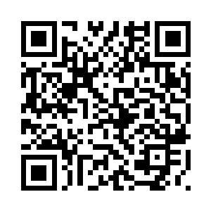 刚好在他抬头的时候殷暖被人挡住二维码生成