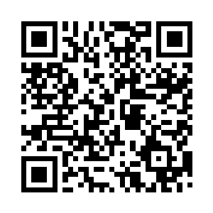 刚好撞见羊青青端了一盆脏衣服出来二维码生成