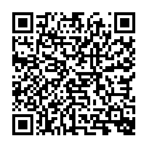 刚开始他也认为自己既然有了喜欢的人肯定不会让他们的结局变得像他爹娘一样二维码生成