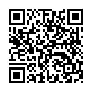 刚才他已经在她的身上的衣服上搜过了二维码生成