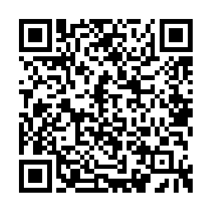 刚才他想的方法是将天地玄黄气弄成薄薄的一层二维码生成