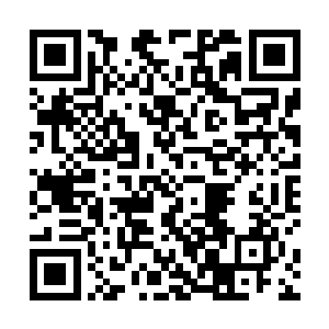 刚才他觉得耳熟的那个人正是跟他发生过冲突的骆天明二维码生成