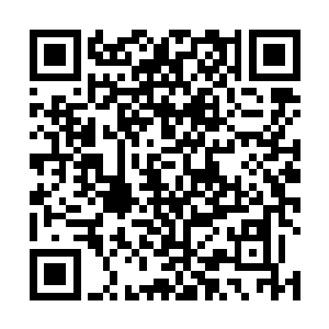 刚才她自己的那里好像是被那个大狼的猪手给摸了一下二维码生成