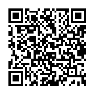 刚才的石头是邵玄在一次狩猎的时候偶然捡到的二维码生成