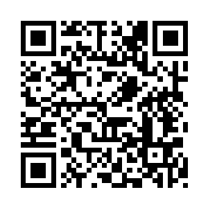 刚才站在门口的那人下意识地回头瞥了一眼二维码生成