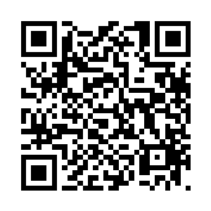 刚才还几乎静止的天街突然骚动起来二维码生成