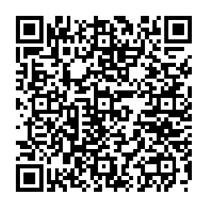 刚才雅文动手解开小秋的衣服给小秋夹体温计的画面白奇雪全都在眼睁睁地看着呢二维码生成