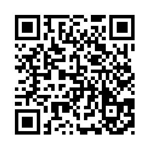 到沙发区拿起了一张报纸装模作样的看二维码生成