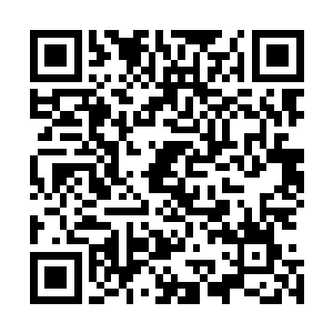 到现在她还没想明白夏云杰刚才那块玉石是从哪里拿出来的二维码生成